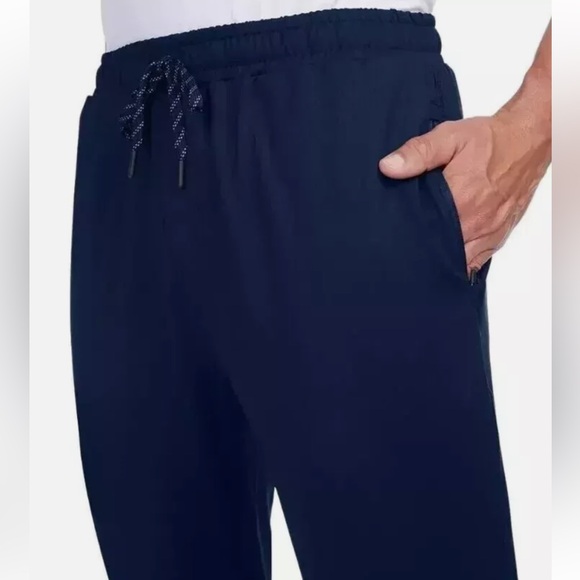Kirkland Signature Men's Waistband Active Jogger Pants in Navy Blue - Picture 8 of 9